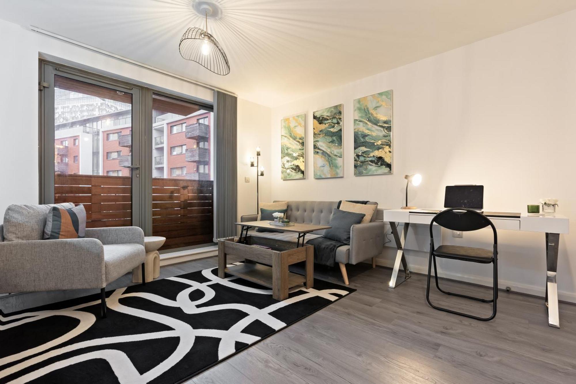 Apartment The Paragon Suite, Sleeps 3, Centre, By Broad Street, New Street Station, Bullring And Grand