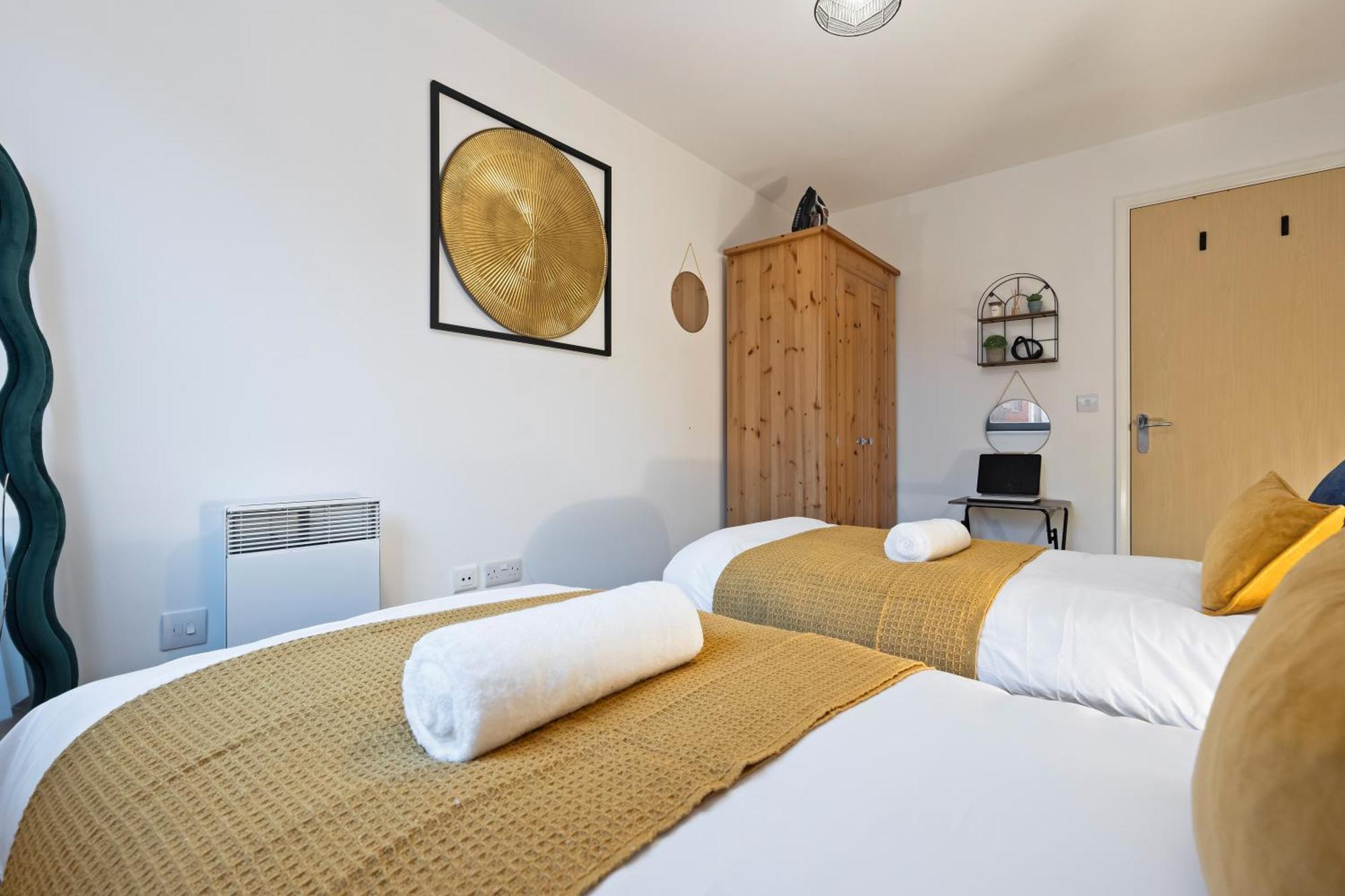 Apartment The Paragon Suite, Sleeps 3, Centre, By Broad Street, New Street Station, Bullring And Grand