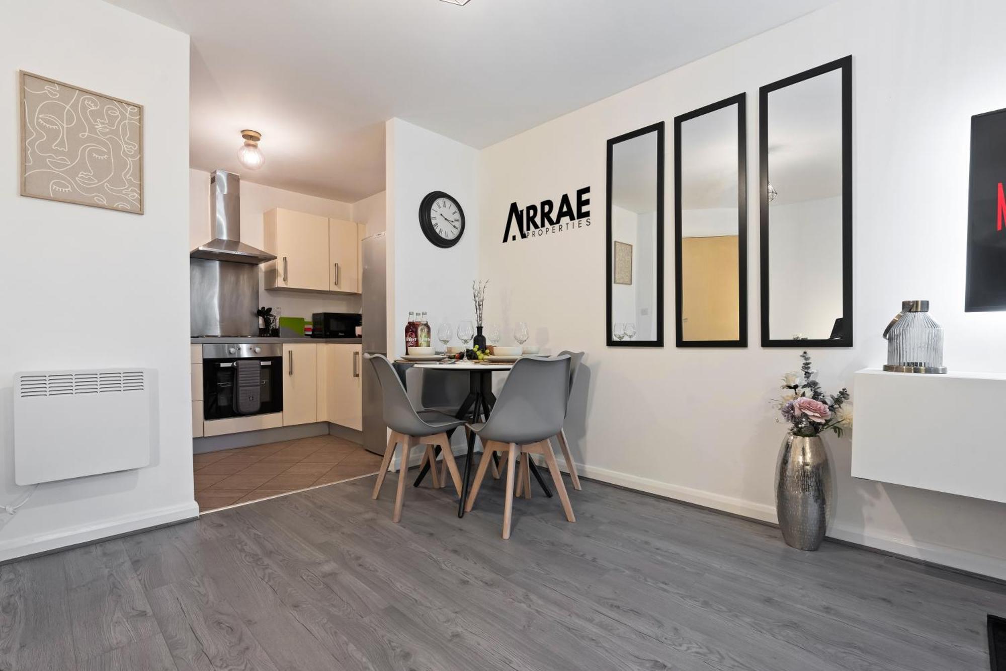 The Paragon Suite, Sleeps 3, Centre, By Broad Street, New Street Station, Bullring And Grand Apartment