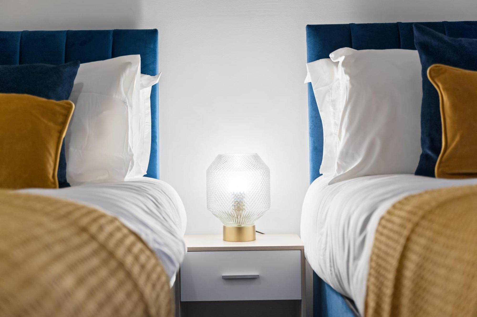 Apartment The Paragon Suite, Sleeps 3, Centre, By Broad Street, New Street Station, Bullring And Grand *