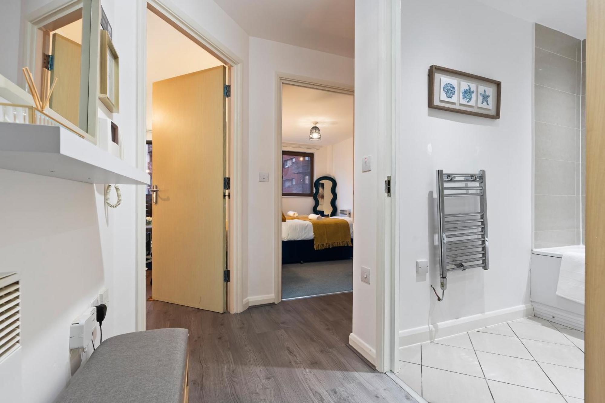 Apartment The Paragon Suite, Sleeps 3, Centre, By Broad Street, New Street Station, Bullring And Grand Birmingham
