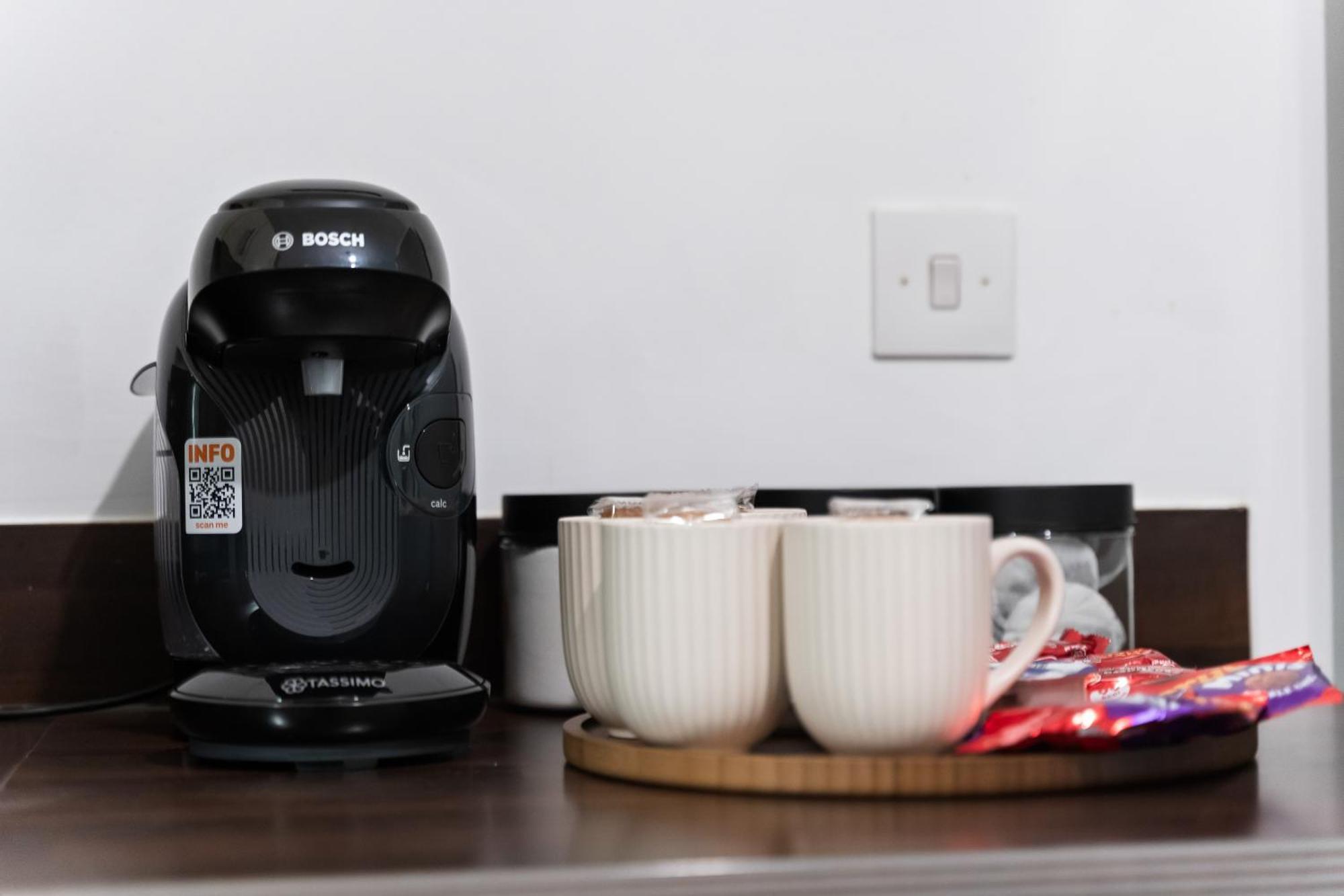Apartment The Paragon Suite, Sleeps 3, Centre, By Broad Street, New Street Station, Bullring And Grand *