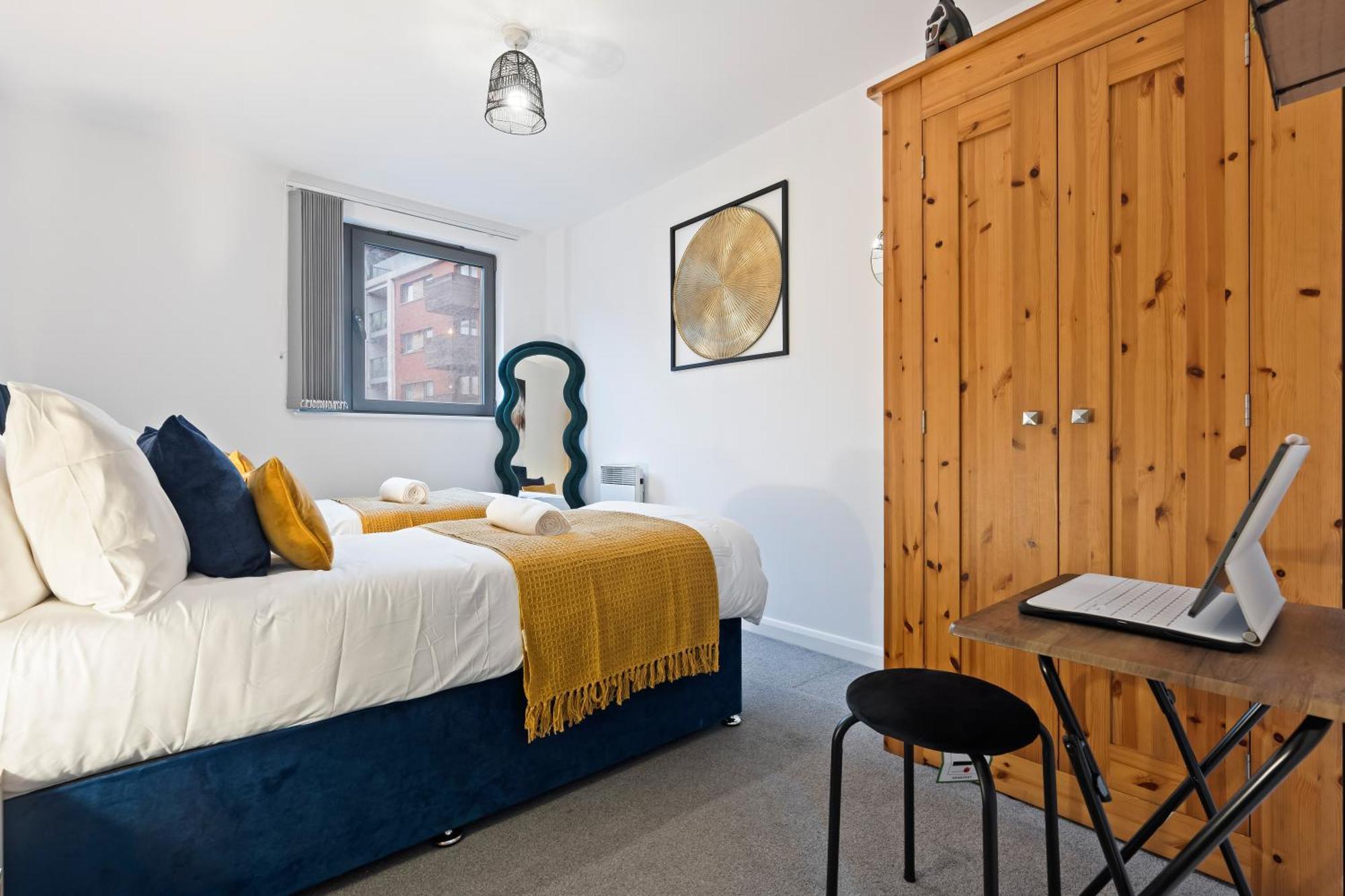 The Paragon Suite, Sleeps 3, Centre, By Broad Street, New Street Station, Bullring And Grand *